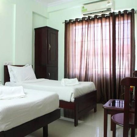 Sm Regency Kochi Bagian luar foto