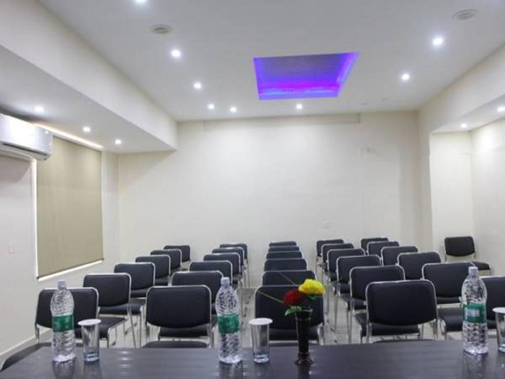 Sm Regency Kochi Bagian luar foto