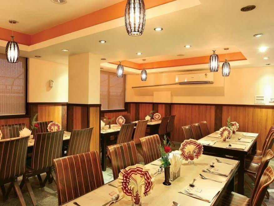 Sm Regency Kochi Bagian luar foto